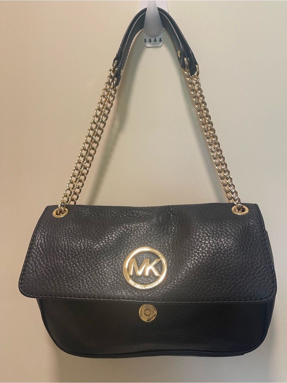 Michael Kors Fulton small Black Pebbled Leather Shoulder / crossbody Bag.